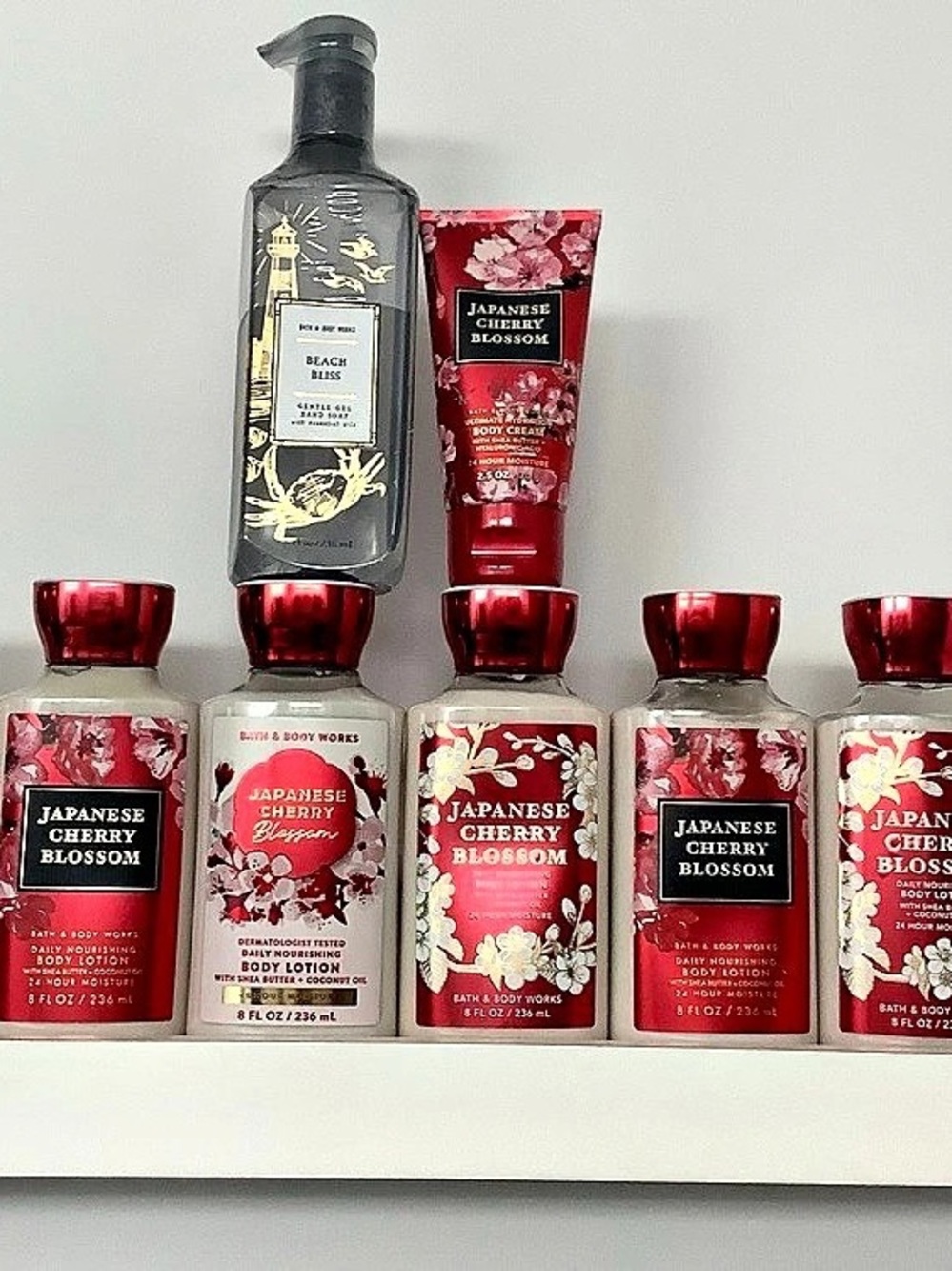 Brand new huge lot of Bath and Body works Nourishing Body lotion